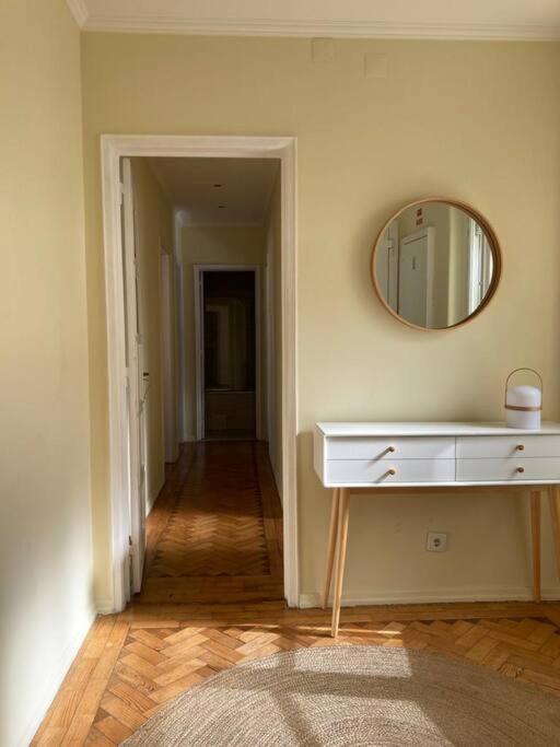 Апартаменты Apartamento Bem Localizado Para Familias & Amigos Лиссабон Экстерьер фото